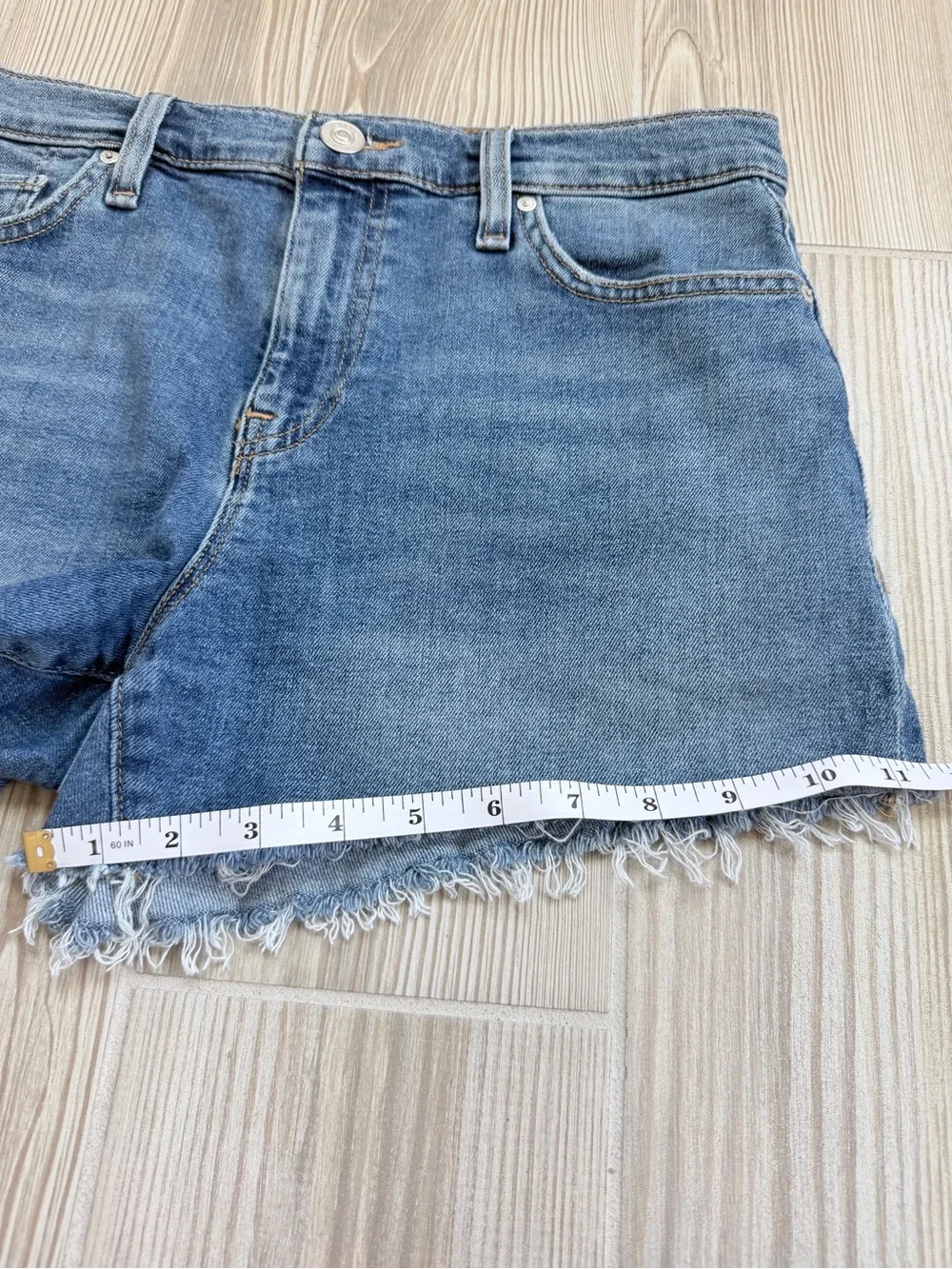 Hudson Gemma Denim Shorts 27 Raw Hem Cutoff Medium Wash Stretch Jean Shorts